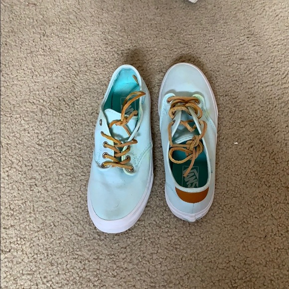 Vans - Picture 1 of 2